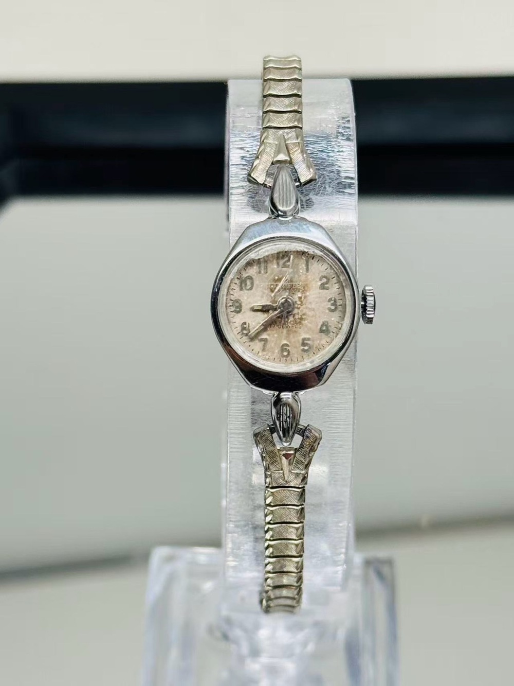 Vintage Benrus Ladies Manual Wind Watch Silver Tone Expansion Bracelet Running